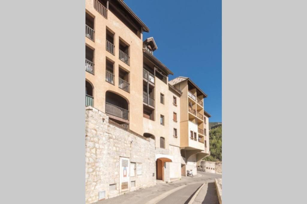 Studio idéal 2 personnes et/ou avec 2 enfants Briançon Extérieur photo